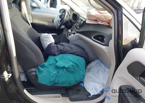 2017 Chrysler Pacifica Lx z USA, uszkodzony, nr VIN 2C4RC1CG5HR503019